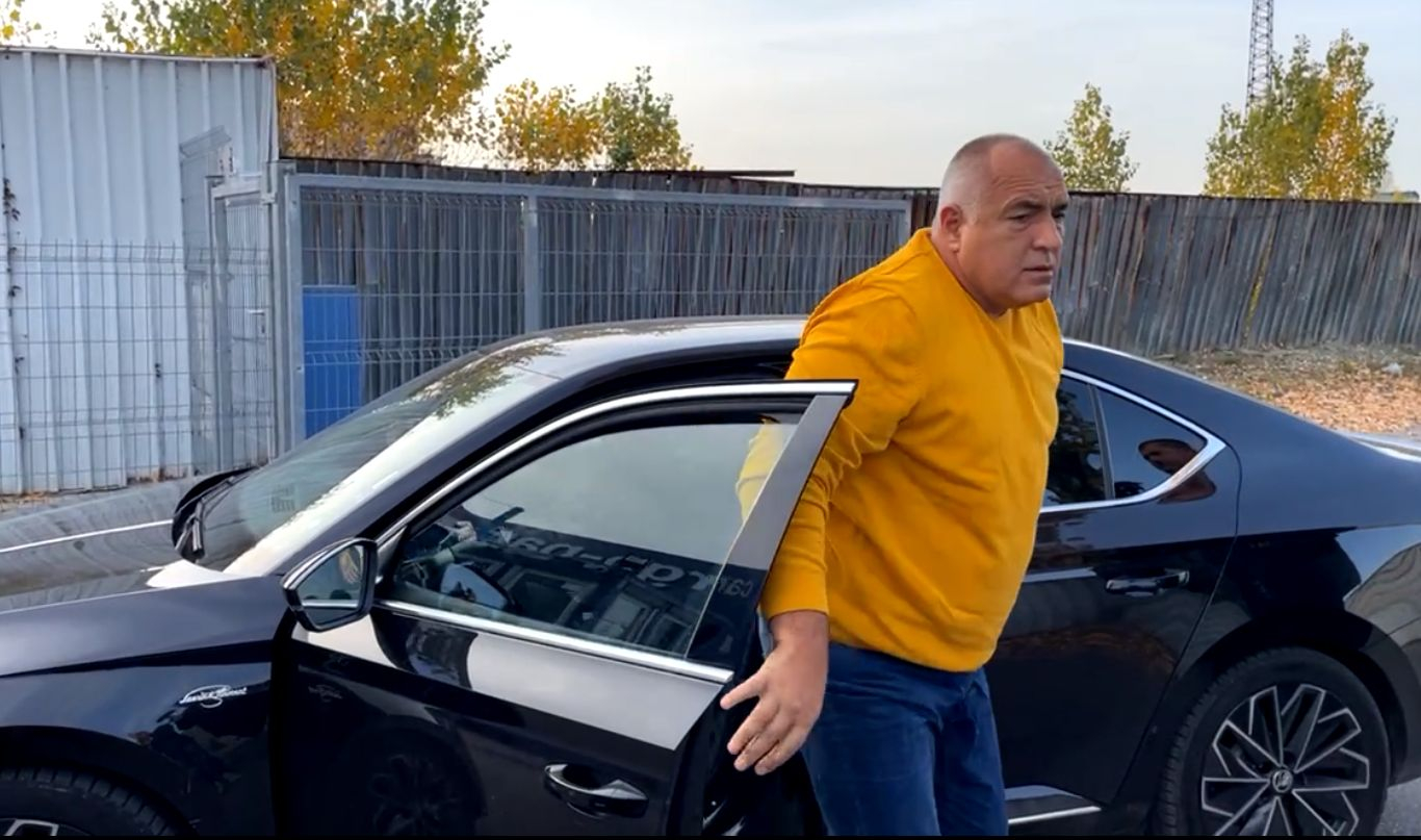 Борисов с мръсна газ пристигна пред столичен склад и предупреди за голяма изборна измама ВИДЕО