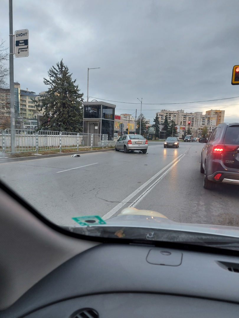 Първо в БЛИЦ! Адско меле в ранни зори на бул. "България" в София СНИМКИ