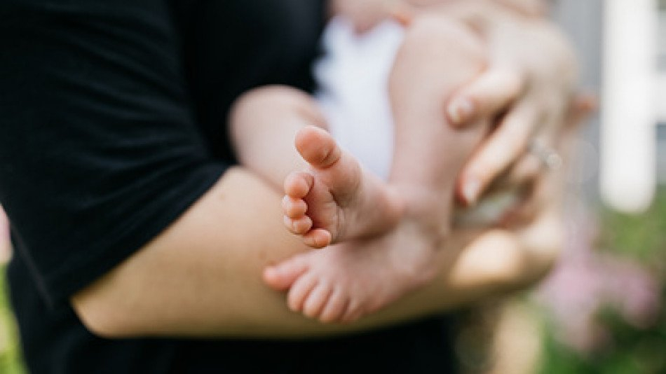 5-месечно бебе спаси майка си от сигурна смърт 