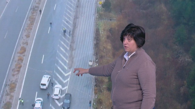 ВИДЕО от дрон: Експертка с три хипотези за ужаса с автобуса на АМ "Струма"
