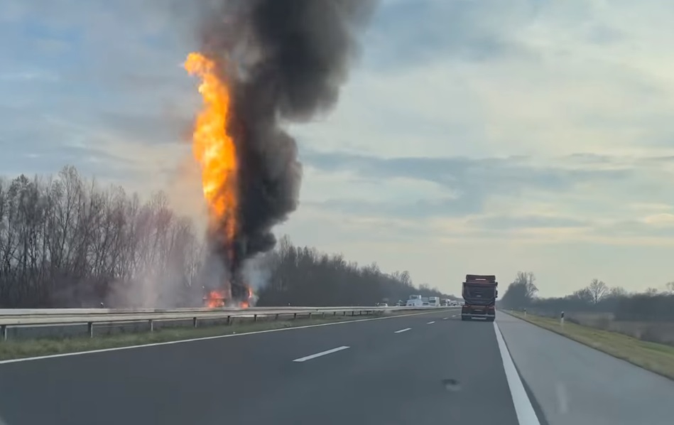 Нов огнен ад на магистрала: Взриви се цистерна ВИДЕО