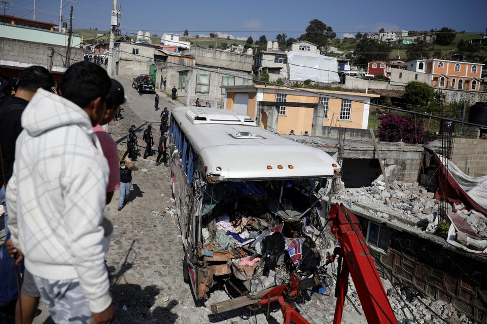 Нова касапница с автобус, множество загинали и ранени СНИМКИ