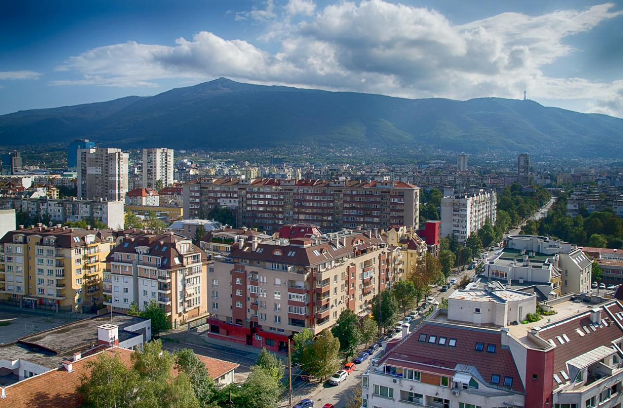 София е сред градовете в Източна Европа с най-скъпи жилища, подгони Букурещ