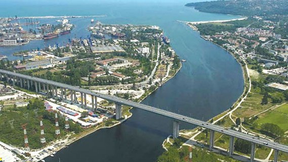 Извънредна ситуация на Аспаруховия мост във Варна