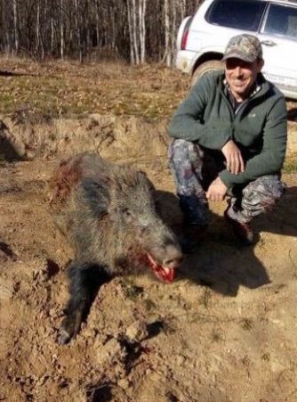 Млад ловец отсрами дружинката от Ковачевци със 180-кг. звяр СНИМКИ 
