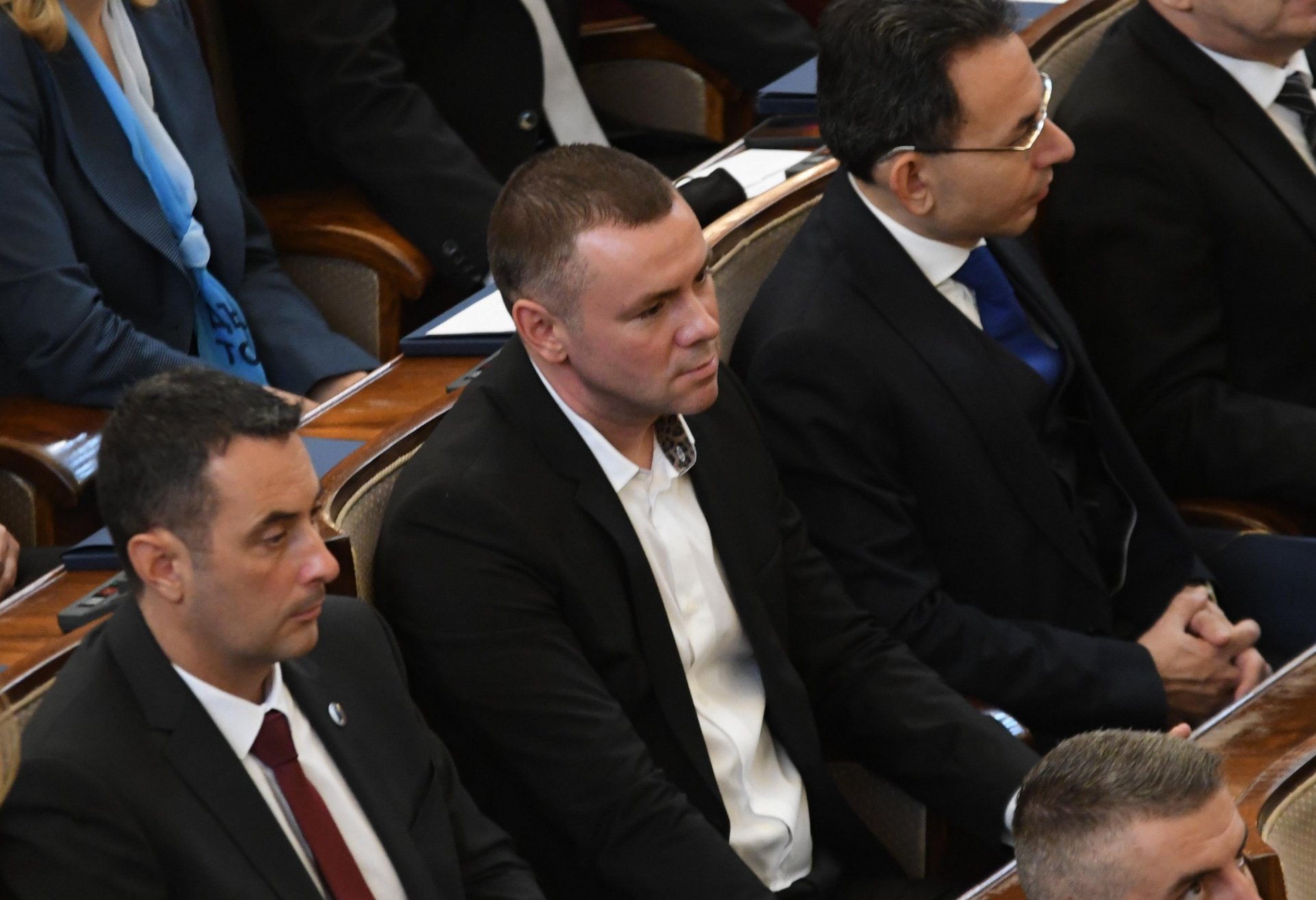 Ицо Хазарта се "гръмна" в парламента, репортер на БНТ го сгащи и... СНИМКИ