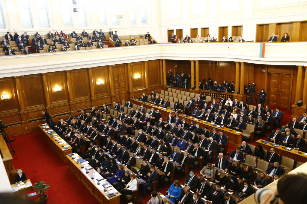 РЗИ-София посече всички депутати на „Възраждане“ с тежки санкции 