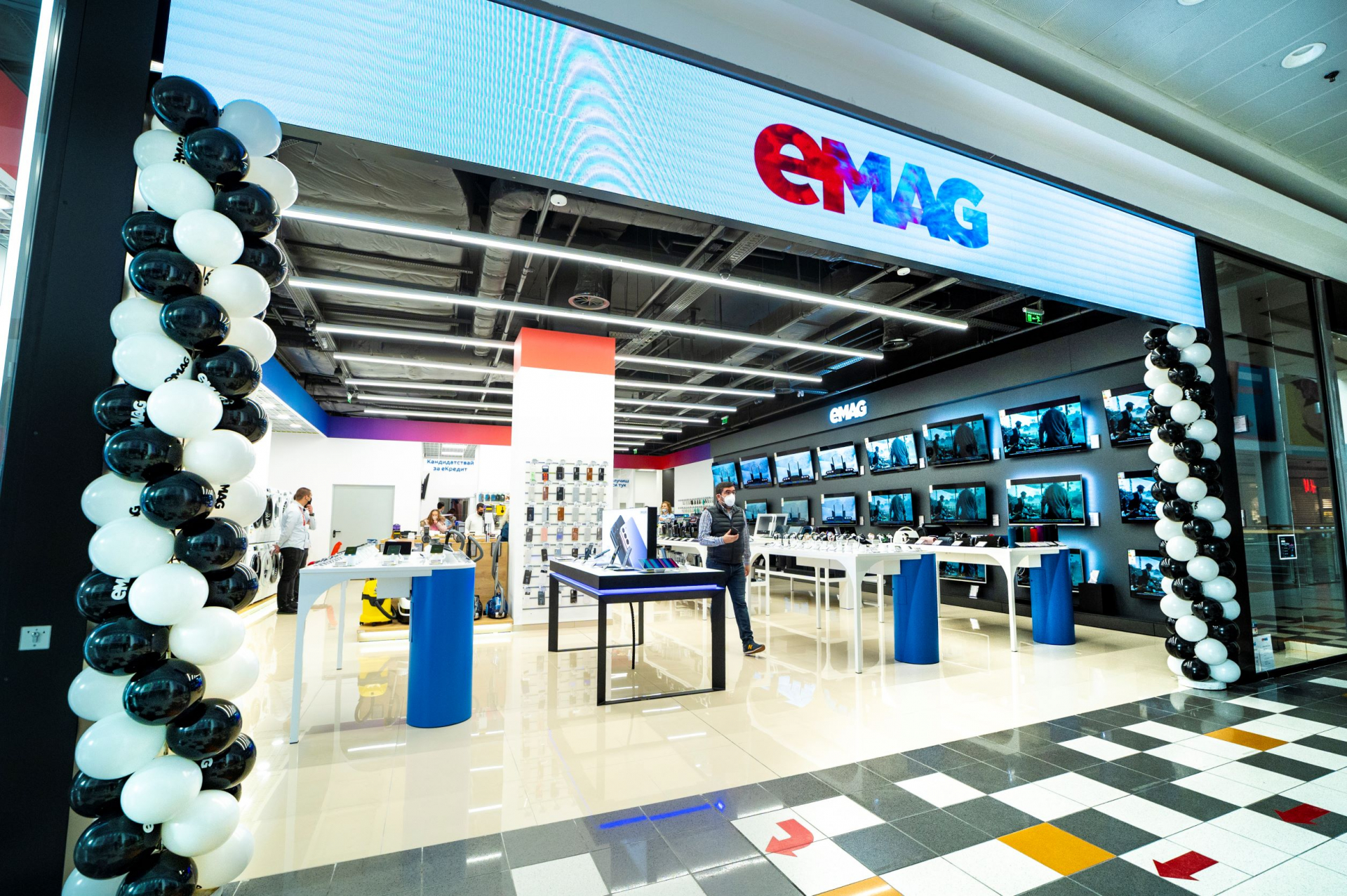 eMAG със специални цени в новия им шоурум в Пловдив