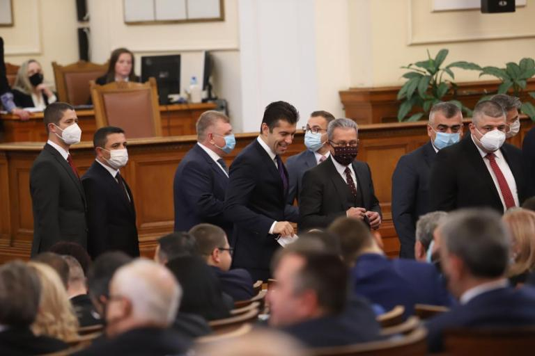 Появи се пълен СПИСЪК с имената на министрите в кабинета на Петков, има изненади