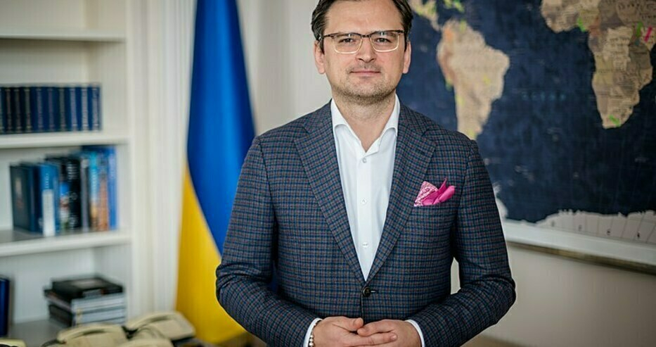 Войната е на косъм: Външният министър на Украйна заговори за клaнe и керван от ковчези с руски войници