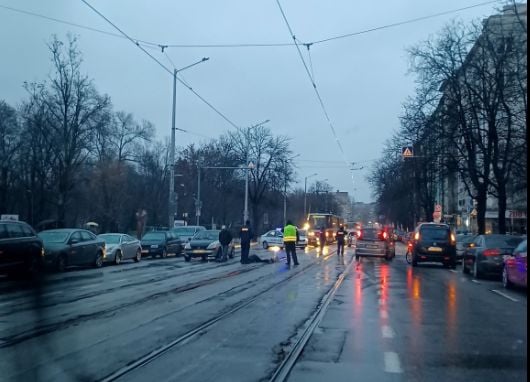 Първо в БЛИЦ! Ужасяващ инцидент на централен столичен булевард в ранни зори СНИМКИ 18+