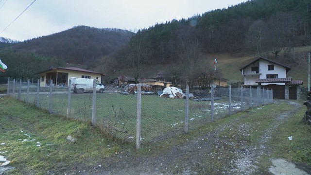 Чипираха мечока Живко! Той побесня и остави трупове след себе си в Тетевенско ВИДЕО