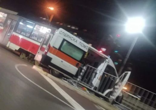 Горещи новини за пострадалите медици в мелето между линейка и трамвай в София