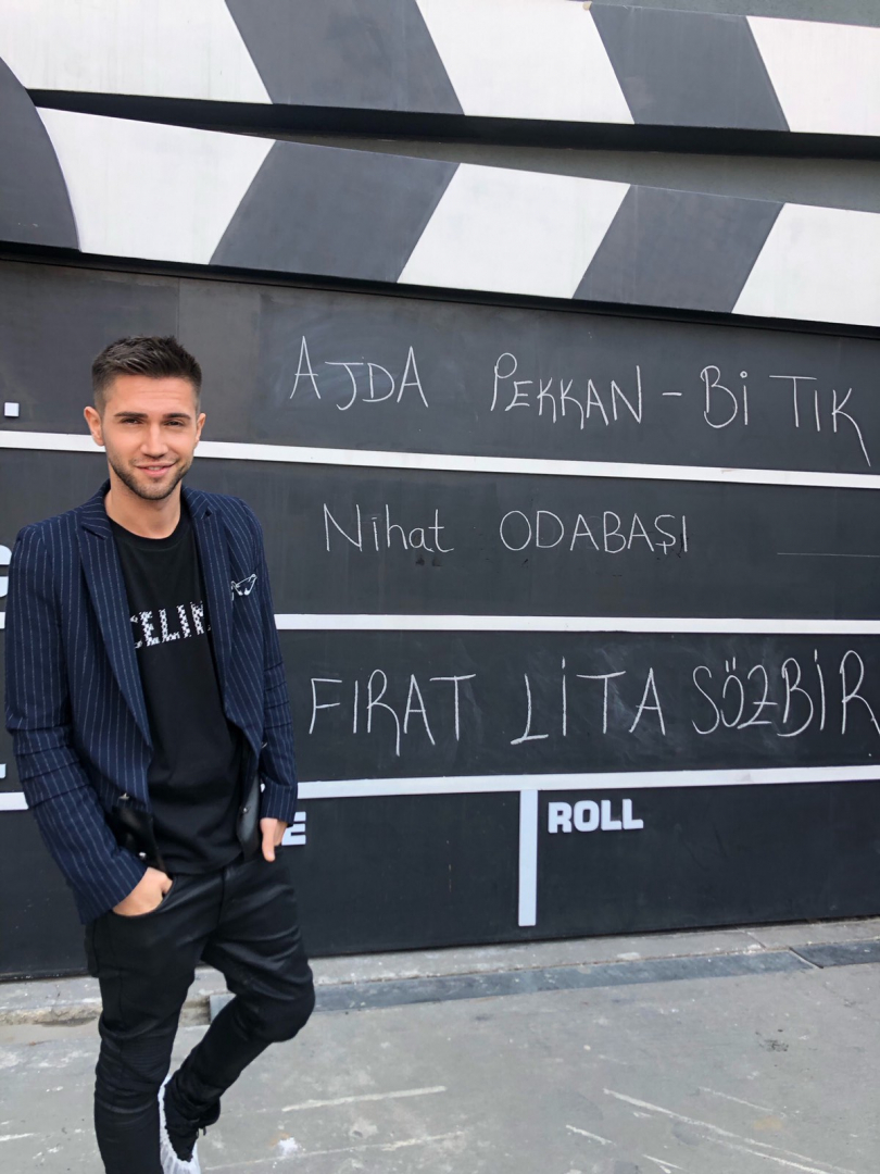 Турската звезда Ажда Пеккан се довери на български дизайнер СНИМКИ