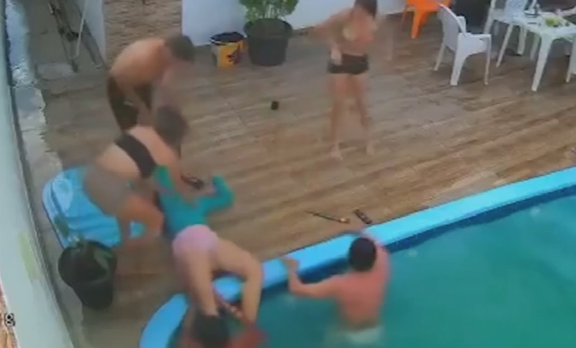 Шокиращо ВИДЕО 18+: Подивяла помпа на басейн засмука ученичка 