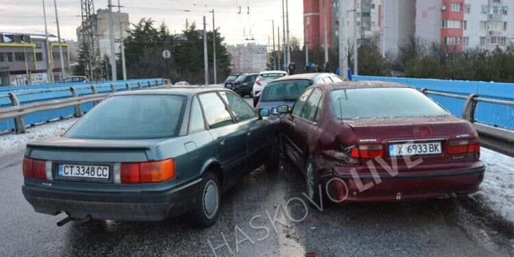 Шест коли се помляха в Хасково, виновниците съжалиха жестоко СНИМКИ 