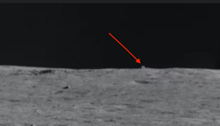 НЛО се появи под носа на китайския роувър на Луната СНИМКА