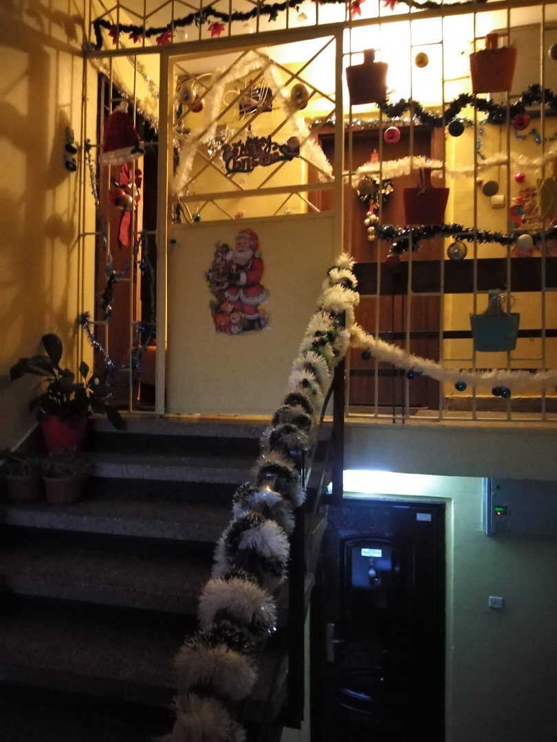 Люлинчани изненадаха съседите си с коледна украса за чудо и приказ СНИМКИ 