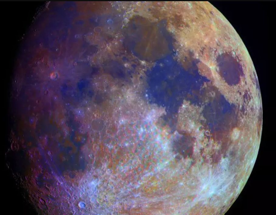 Шок! Няма да повярвате какъв е истинският цвят на Луната
