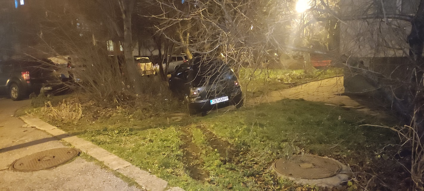 Катастрофа по тъмно близо до блок в София СНИМКИ
