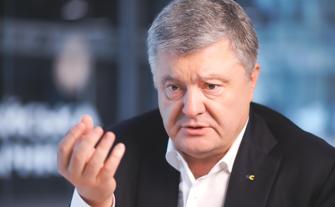 Бившият украински президент Порошенко е обвинен в държавна измяна