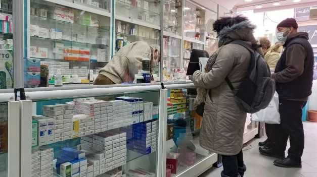 Нашенци се юрнаха за евтини лекарства в Одрин! Масово изкупуват... СНИМКИ