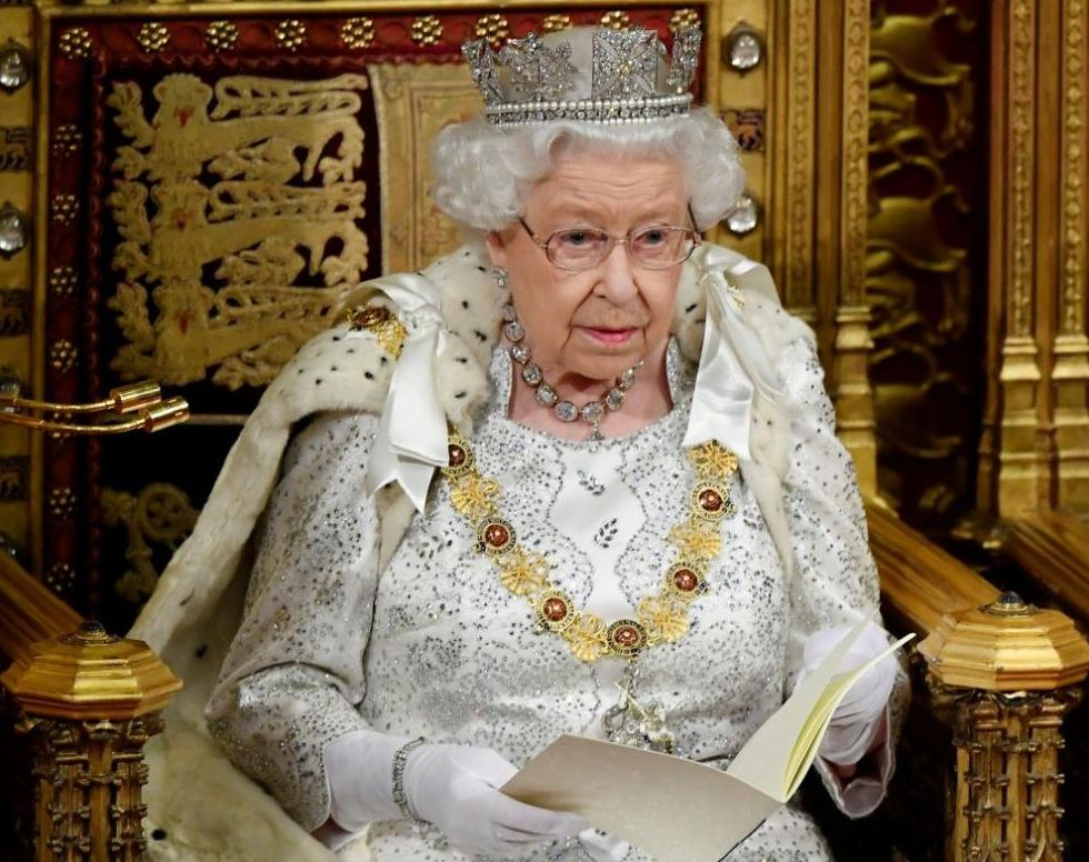 Лъсна нова шокираща тайна на кралица Елизабет II