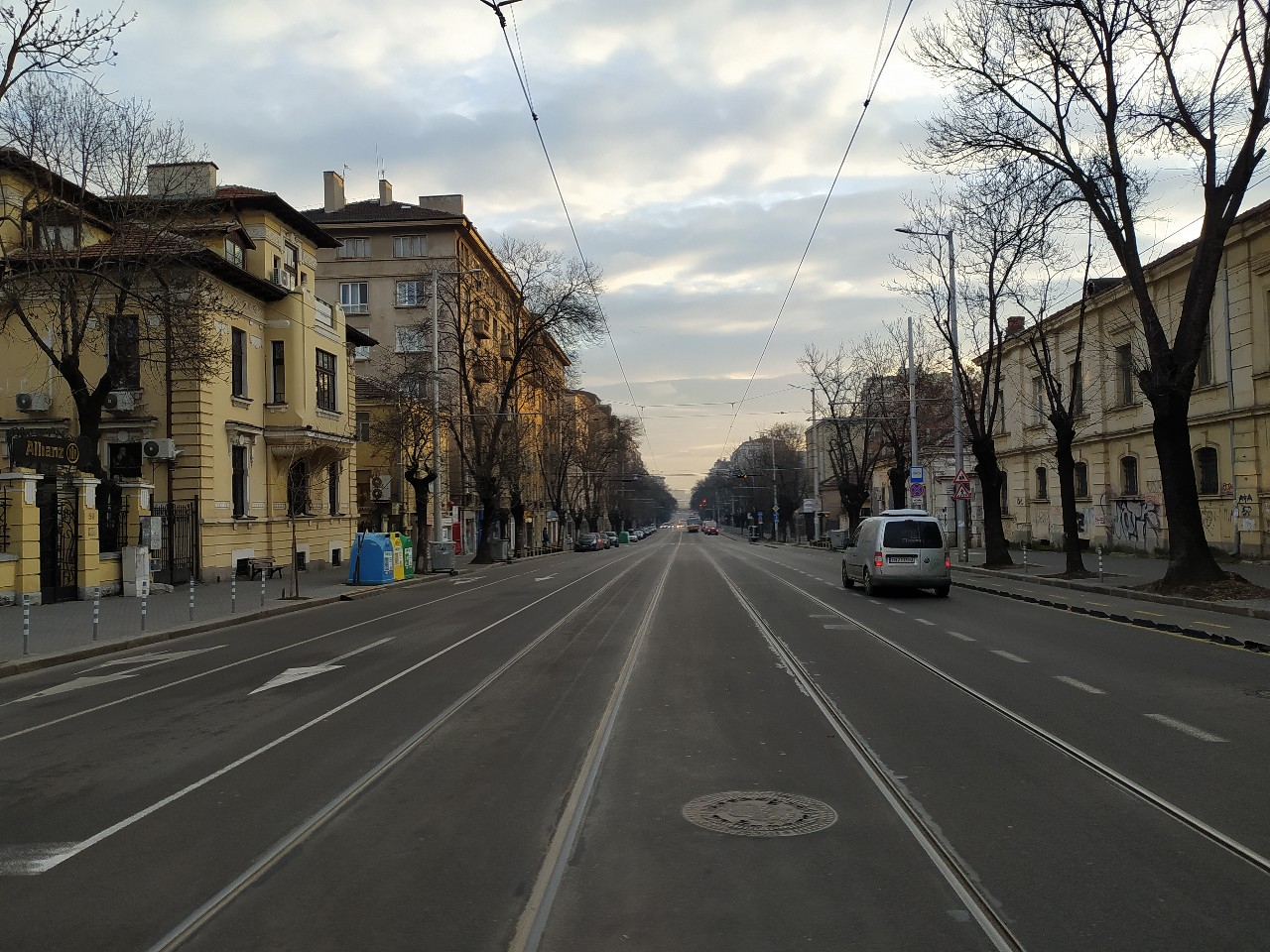 Бомба е паднала в София и тези СНИМКИ го доказват