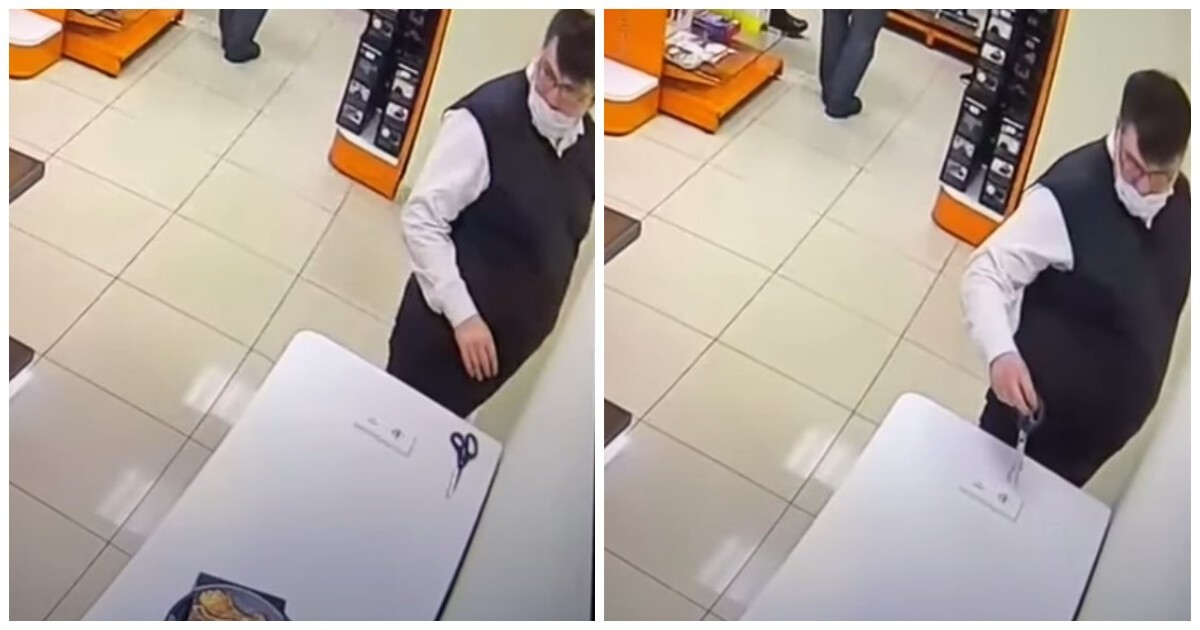 Любопитен младеж заби ножица в електрически контакт в магазин ВИДЕО