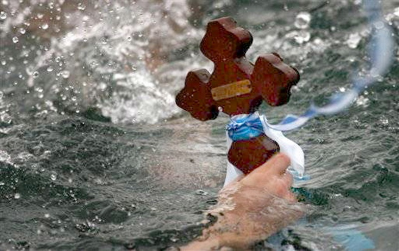  Монтана поряза мераклиите да скачат за Богоявленския кръст  