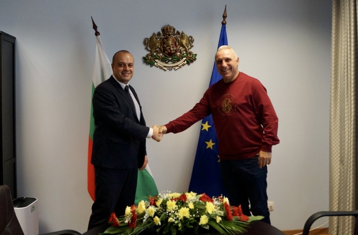 Министър Проданов и Христо Стоичков обсъдиха бъдещо сътрудничество за популяризиране на страната ни като туристическа дестинация