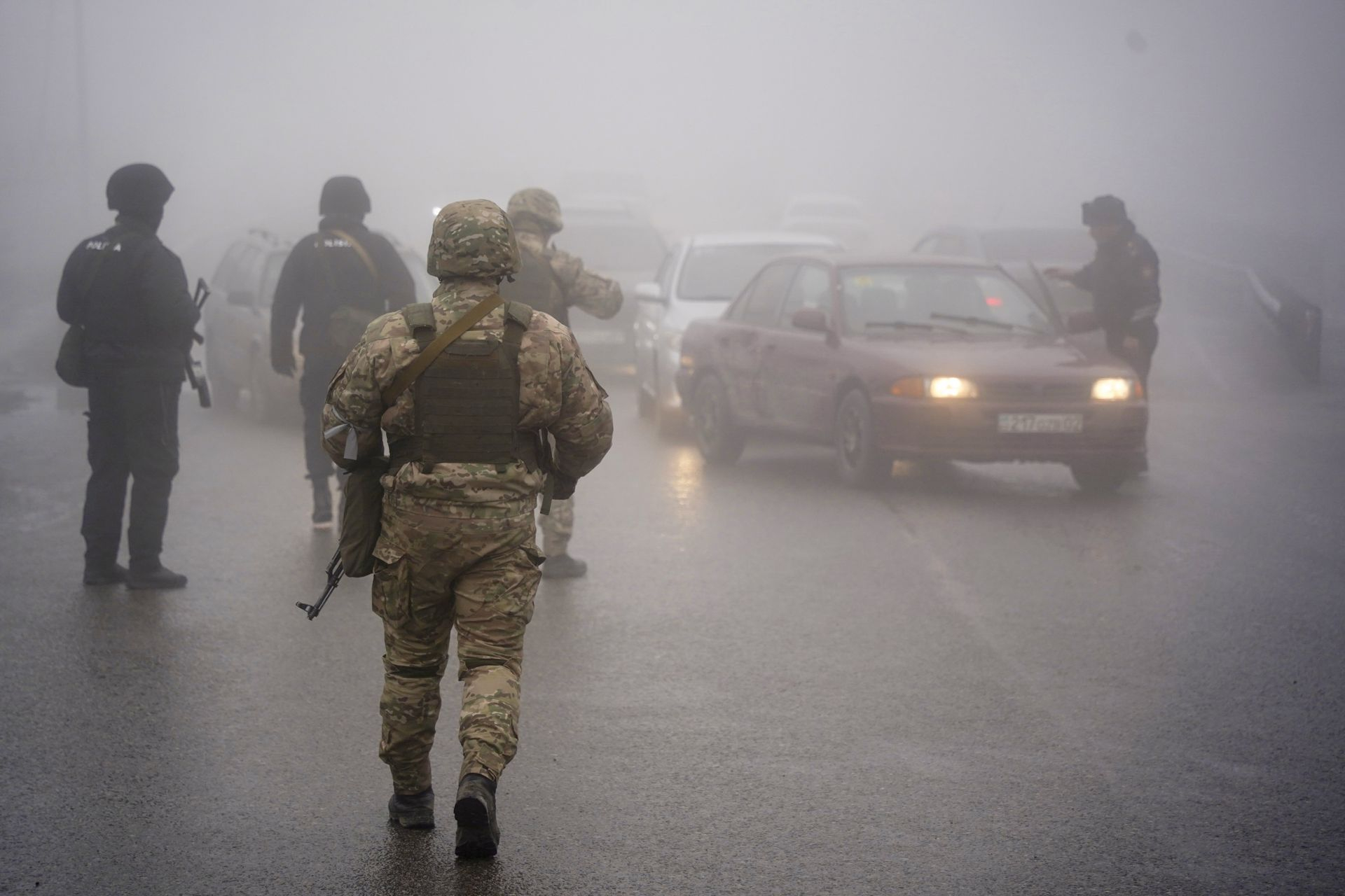 Казахстан съобщи за стотици трупове СНИМКИ