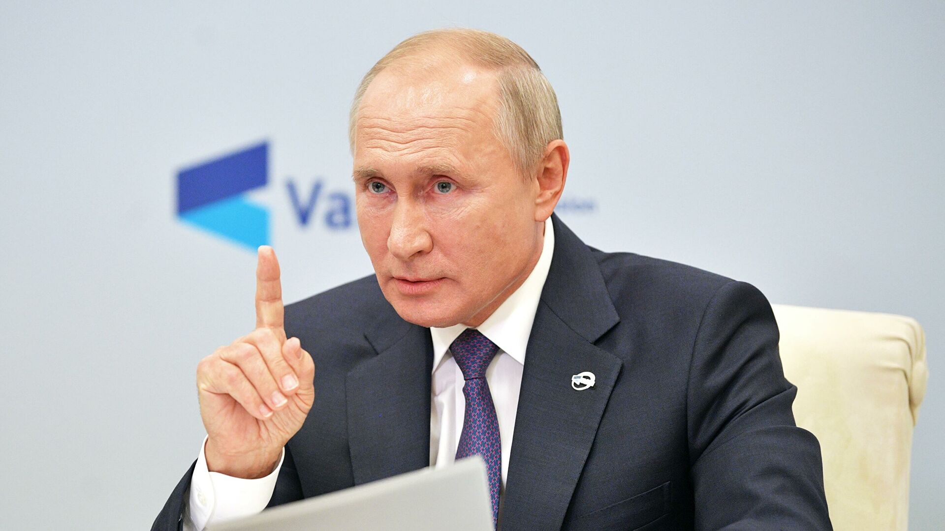 Кремъл предупреди САЩ: Санкции за Путин ще е "преминаване на границата" 