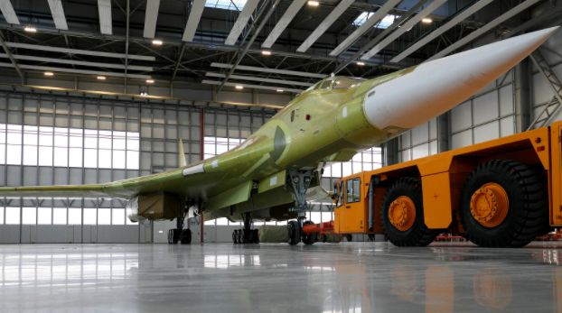Гореща вест за построения от нулата руски ракетоносец Ту-160М