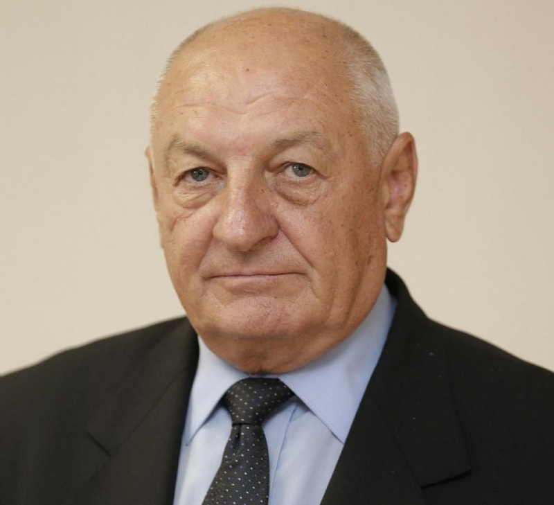 Двойна радост за губернатора на Враца – стана дядо на близнаци