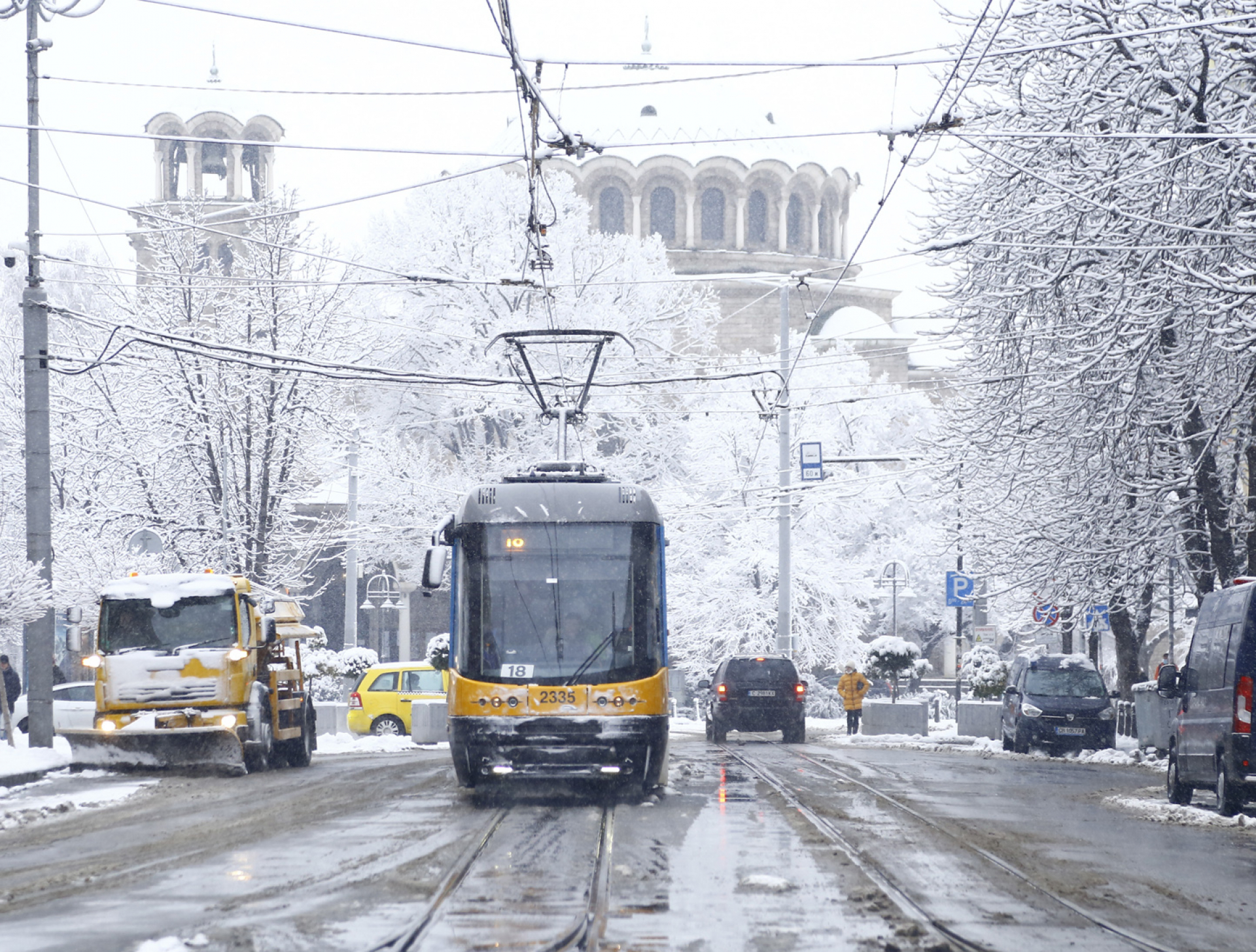 Изненадващ студ: Снегът се връща в неделя и ще остане! Ще натрупа над София и... КАРТИ