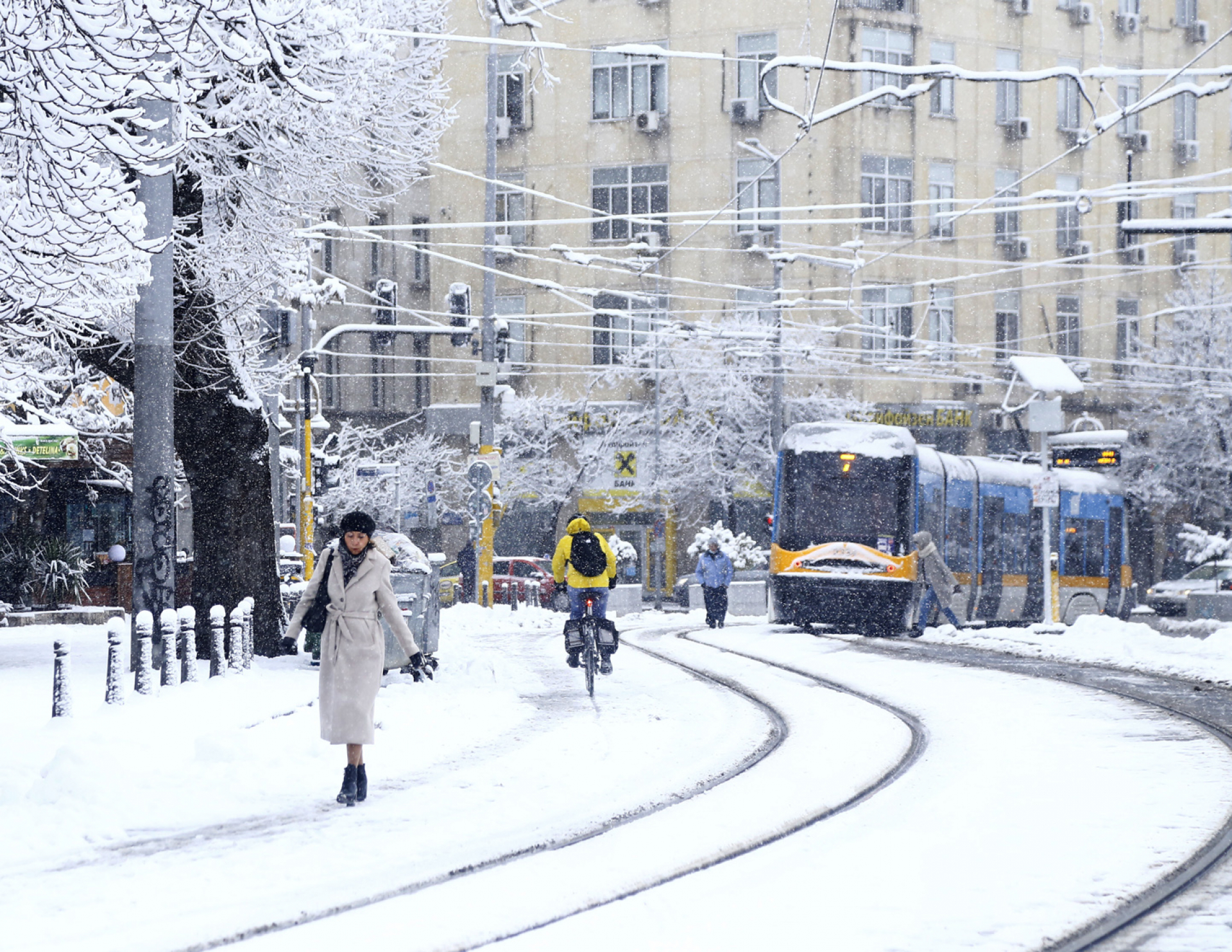 Опасно време сковава България в събота, ето за какви зимни ужаси да се готвим