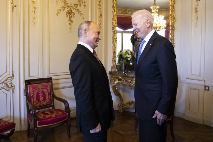 Сенатори: Байдън трябва да разкървави носа на Путин, ако...