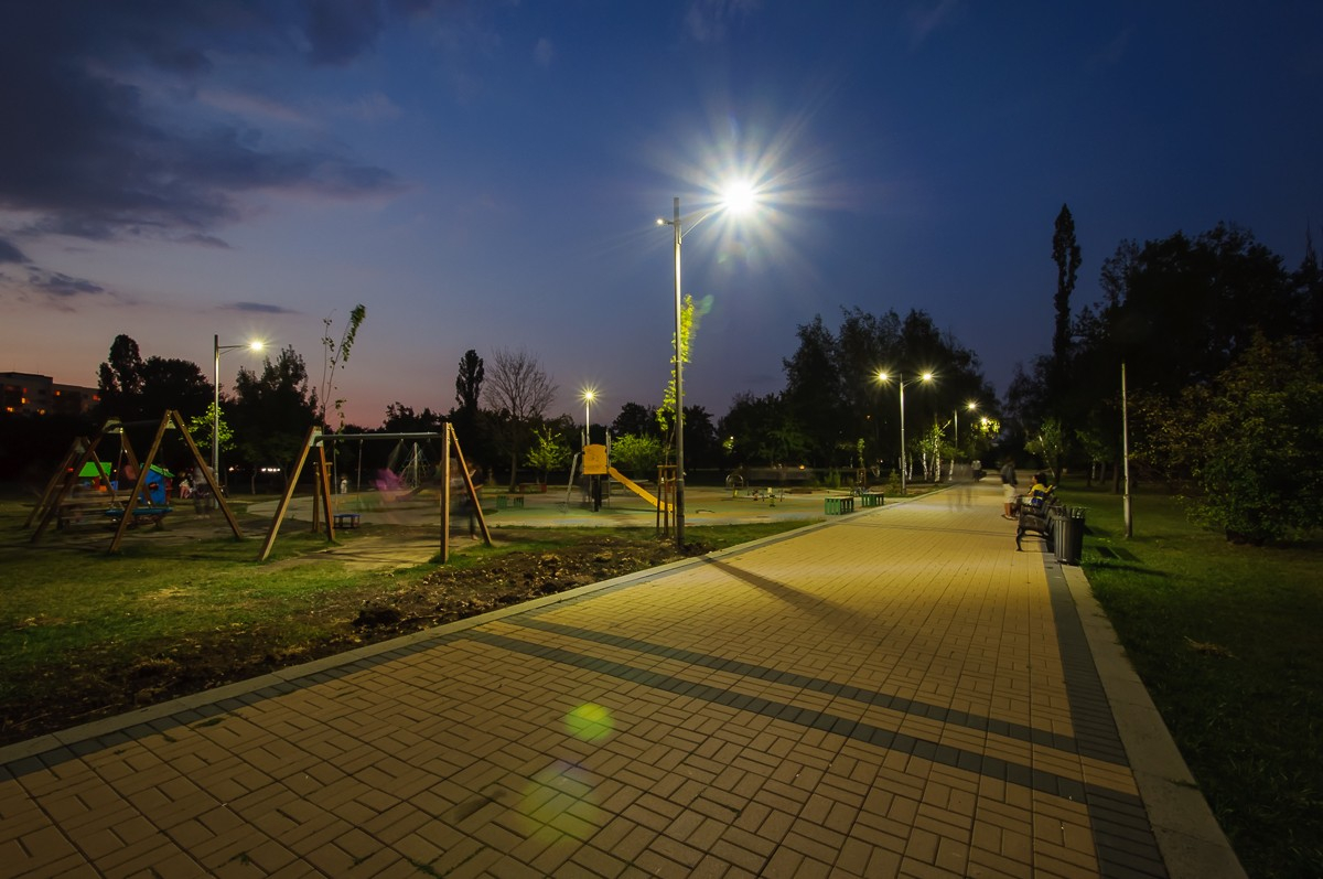 Заради скъпия ток: Община спира осветлението в парковете 