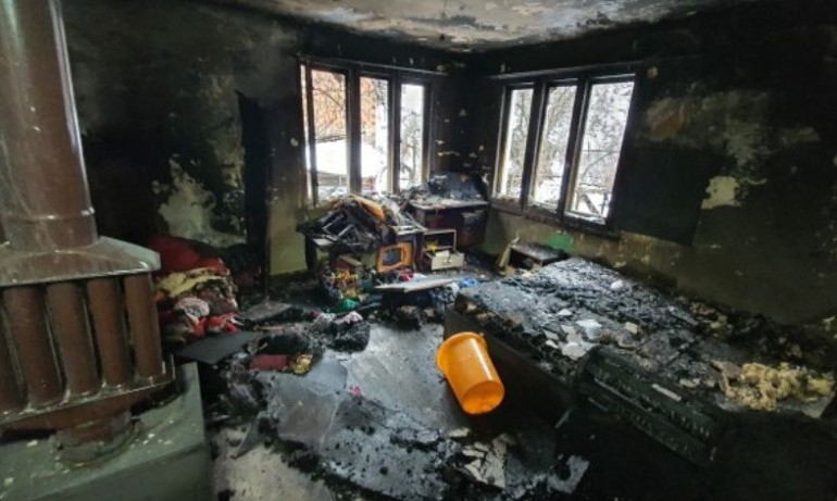 Пожар взе 2 жертви близо до София