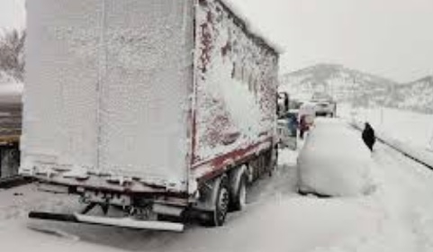 Снежна стихия връхлетя Турция и взе жертви ВИДЕО