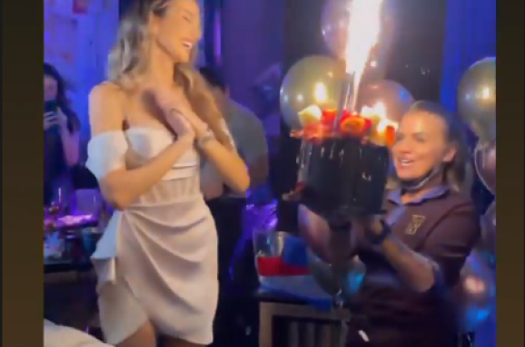 Гръм в Рая: Алекс Петканова вдигна шумно парти за рождения си ден, но... СНИМКИ