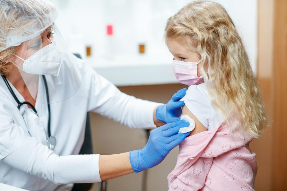 Д-р Здравков посочи кои деца трябва задължително да се ваксинират срещу COVID-19