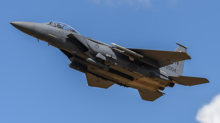 Изтребител F-15 изчезна от радарите над Японско море