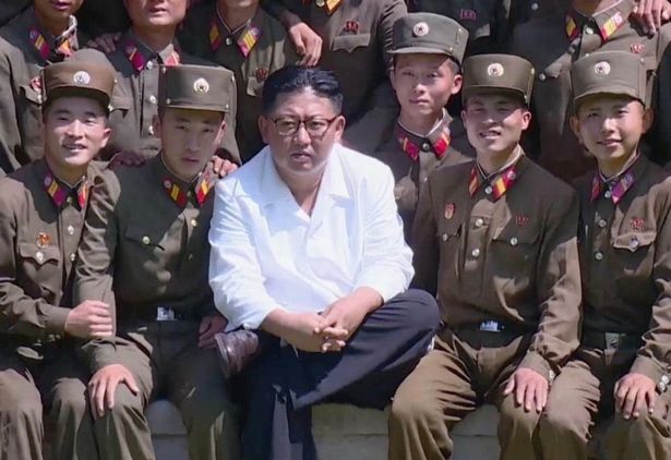 Страшно ВИДЕО с Ким Чен Ун! Какво се случва с вожда на КНДР СНИМКИ