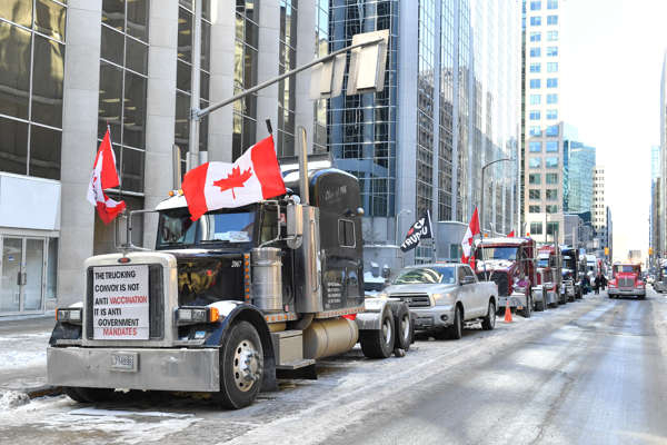 Протестиращи срещу К-19 мерките превзеха столицата на Канада, властите обявиха извънредно положение ВИДЕО