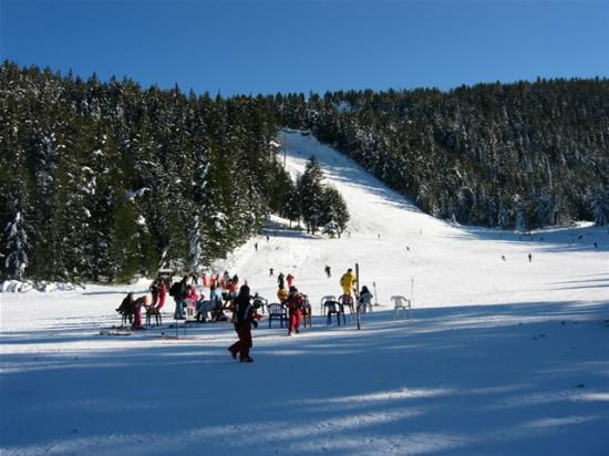 Рекорден брой скиори и туристи в курорта Мальовица пред уикенда