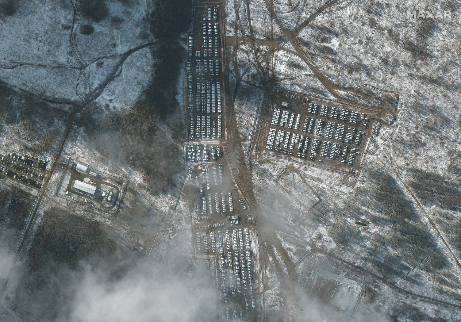 Щe напада ли? US сателитни СНИМКИ показаха мощта на Русия до украинската граница