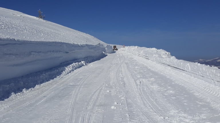 Снегокалипсис на много места в България, ключови пътища затворени, а синоптиците... СНИМКИ