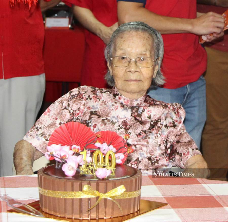 Жена отпразнува 100-ия си рожден ден и сподели тайната на дълголетието си СНИМКИ